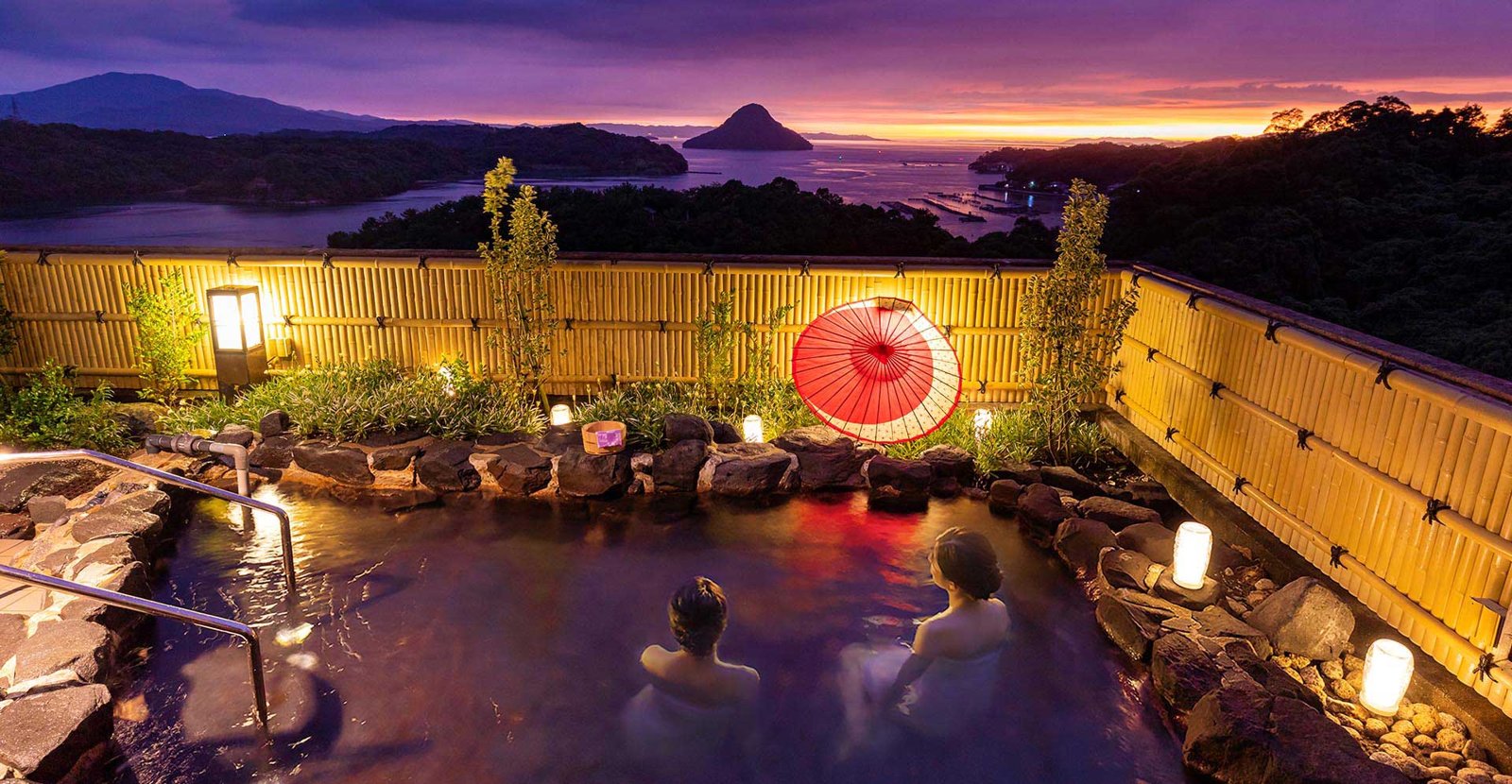 天草ホテル亀屋の露天風呂から望む天草の夕景