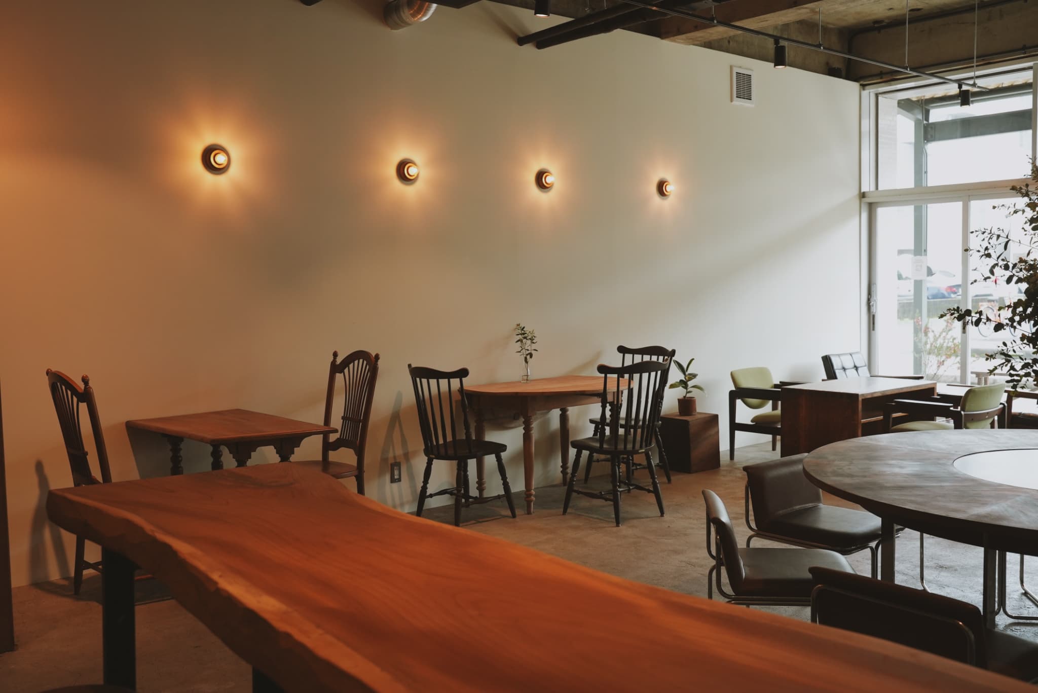 【取材】宮崎の街に新たな風を呼ぶカフェバー宿「sunroom Hotel,Cafe,Bar」開業